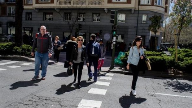 ep transito gente madrid pasocebra semaforos coches