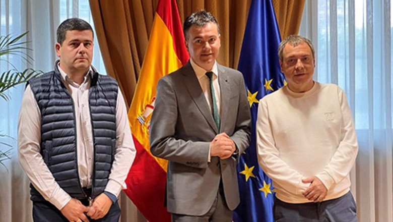 ep ugt fica se reune con el ministro de industria hector gomez para analizar la situacion de siemens ep ugt fica se reune con el ministro de industria hector gomez para analizar la situacion de siemens