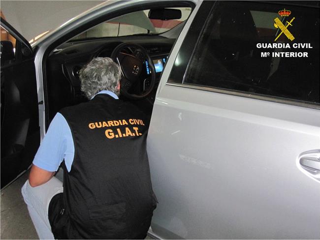 ep un agente investigacoche