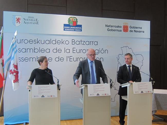 Uxue Barkos, Alain Rousset, Iñigo Urkullu | EUROPA PRESS ep uxue barkos alain rousset inigo urkullu