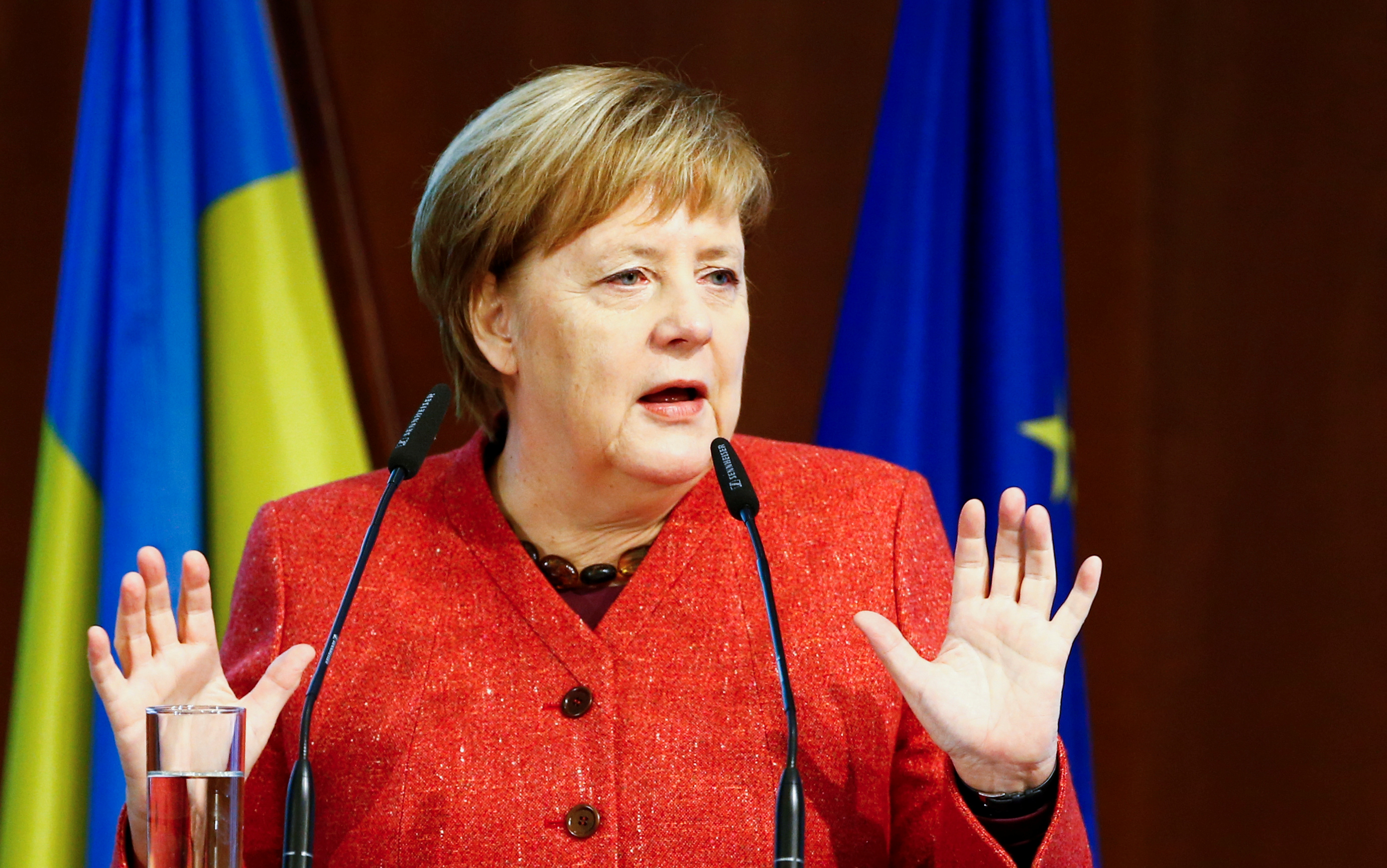 Merkel da 30 días a Johnson para que prepare su propuesta para el Brexit -  Bolsamanía.com