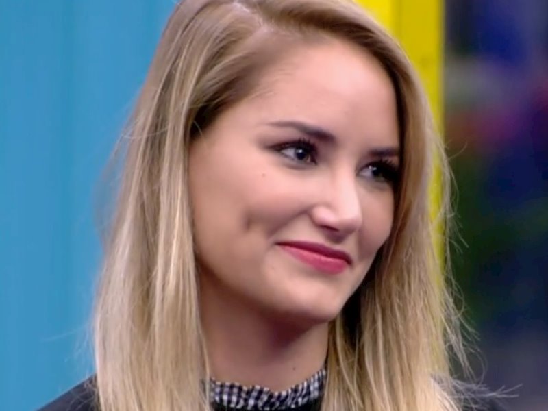 ep alba carrillo en el salon de la casa de gh vip 7 ep alba carrillo en el salon de la casa de gh vip 7
