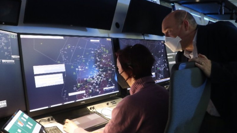 Archivo - Controladores aéreos de Enaire aprueban las primeras unidades producidas de la nueva posición de control iFOCUCS. | ENAIRE - Archivo ep archivo controladores aereos de enaire aprueban las primeras unidades producidas de la nueva