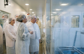 ep archivo   el ministro de industria y turismo jordi hereu durante la visita a reig jofre