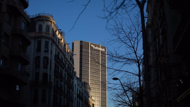 ep archivo   fachada de la sede del banco sabadell en la avenida diagonal de barcelona