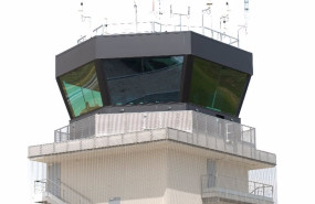 ep archivo fanal de la torre de control del aeropuerto de pamplona gestionada por enaire ep archivo fanal de la torre de control del aeropuerto de pamplona gestionada por enaire