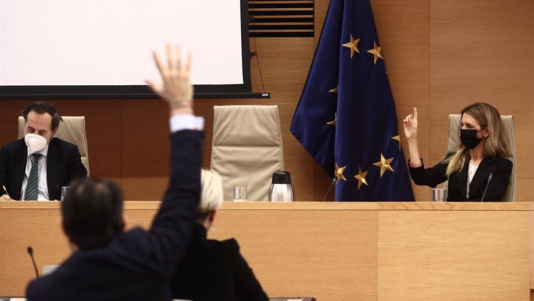 ep archivo   imagen de una votacion en la comision de hacienda celebrada en el congreso