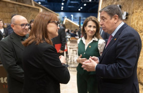 ep archivo   la presidenta de paradores raquel sanchez y el ministro de agricultura pesca y