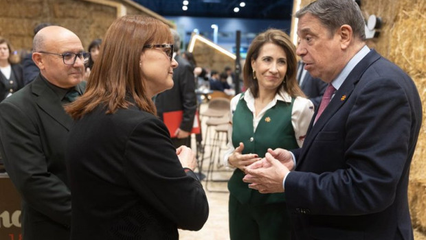 ep archivo   la presidenta de paradores raquel sanchez y el ministro de agricultura pesca y