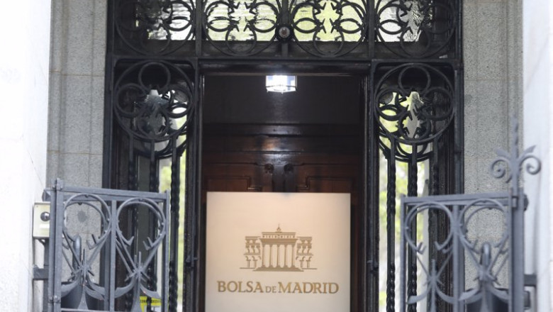 Archivo - Puerta del edificio de La Bolsa de Madrid. | Marta Fernández Jara - Europa Press - Archivo ep archivo puerta del edificio de la bolsa de madrid