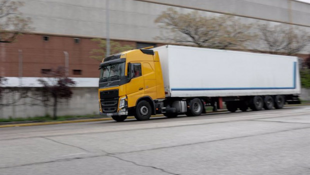 ep archivo   un camion llega a mercamadrid