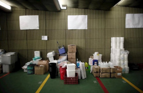 ep cajas en el centro logistico de la comunidad de madrid con donaciones de material sanitario