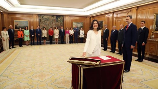 Carmen Montón promete su cargo como ministra de Sanidad | POOL ep carmen monton prometecargoministrasanidad
