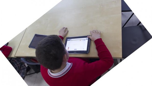 ep colegio aula primaria clase nino nina ninos estudiando estudiar deberes