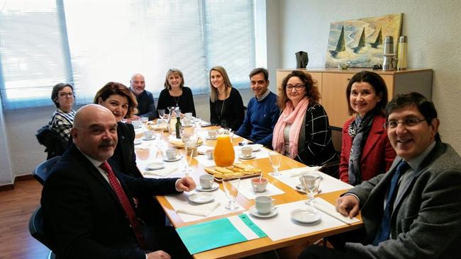 El consejero Manuel Villegas, junto con representantes de la Federación | COMUNIDAD AUTÓNOMA ep consejero manuel villegas juntorepresentantesla federacion