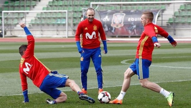 ep deulofeu entrenandoiniesta