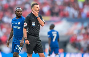ep el arbitro ingles michael oliver durante la final de la fa cup 2019 entre chelsea y manchester