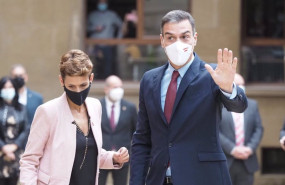 ep el presidente del gobierno de espana pedro sanchez con la presidenta del gobierno de navarra