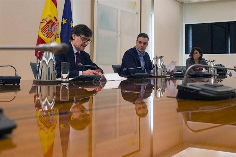 https://img6.s3wfg.com/web/img/images_uploaded/2/2/ep_i-d_el_ministro_de_sanidad_salvador_illa_y_el_presidente_del_gobierno_pedro_sanchez_se_reunen_por.jpg