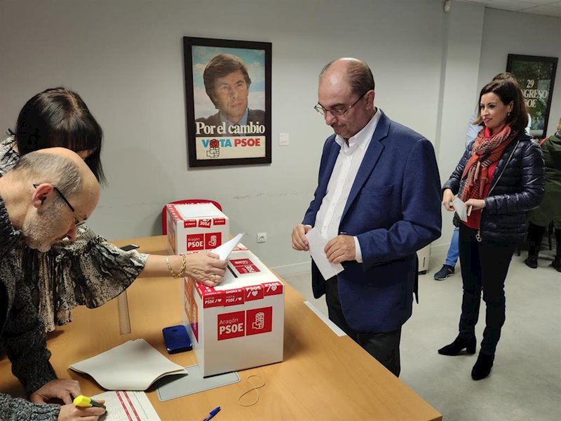 ep javier lamban vota este sabado en la consulta del psoe en ejea de los caballeros