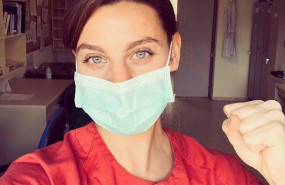 ep la actriz clara alvarado en un selfie durante su labor en el hospital