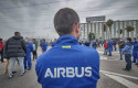 ep trabajadores de airbus puerto real concentrados ante la planta