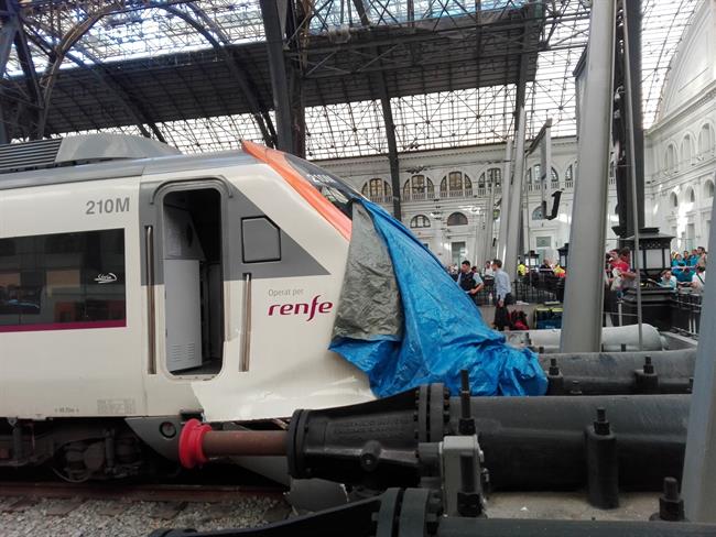 Tren accidentado en la estación de França de Barcelona | EUROPA PRESS ep tren accidentadola estacionfranabarcelona