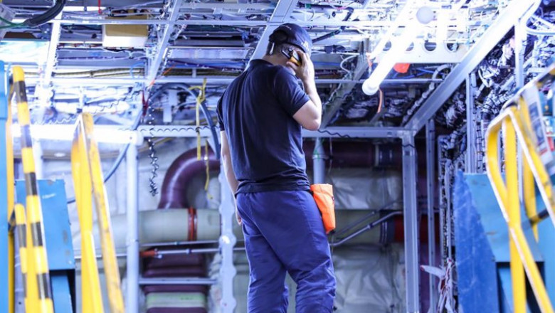 ep un operario de la compania airbus habla por walkie talkie en la planta de airbus en getafe en