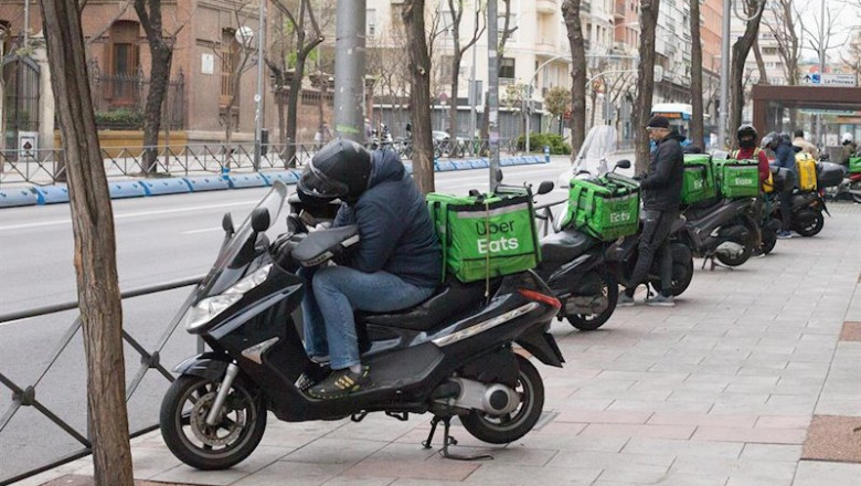 ep un repartidor de la empresa uber eats ep un repartidor de la empresa uber eats