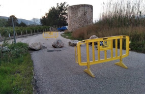 ep valla cerrando acceso a la playa de xeraco valencia