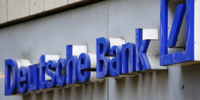 le logo d une succursale de la deutsche bank allemande a cologne 20240518154738 