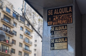 ep archivo   carteles de alquiler en un edificio