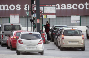 ep archivo   colas de coches en una gasolinera