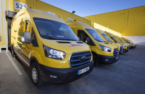 ep archivo   dhl express incorpora 46 furgonetas electricas ford e transit a su flota de ultima