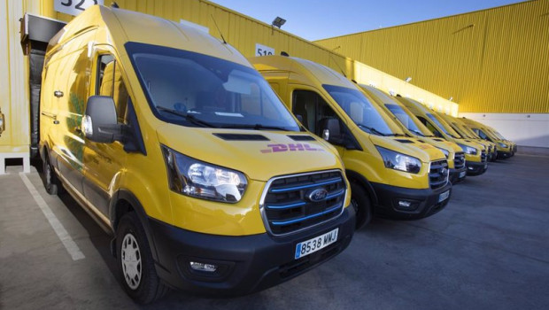 ep archivo   dhl express incorpora 46 furgonetas electricas ford e transit a su flota de ultima