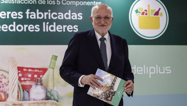 ep archivo el presidente de mercadona juan roig posa tras una rueda de prensa para informar sobre ep archivo el presidente de mercadona juan roig posa tras una rueda de prensa para informar sobre