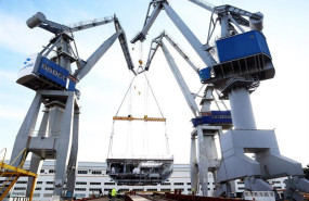 ep archivo   gruas de los astilleros de navantia en san fernando cadiz archivo