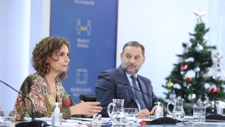 Archivo - La ministra portavoz y de Hacienda, María Jesús Montero, y el ministro de Transportes, Movilidad y Agenda Urbana, José Luís Ábalos, | EUROPA PRESS/M.FERNÁNDEZ. POOL - Europa Press ep archivo la ministra portavoz y de hacienda maria jesus montero y el ministro de transportes