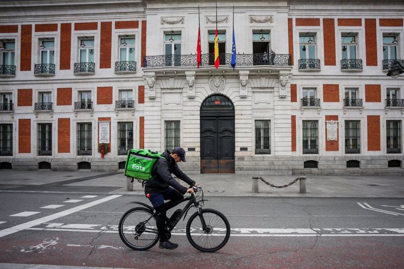 Demanda colectiva contra Uber Eats por despidos y cesión ilegal a subcontratas