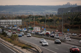 ep archivo   varios coches circulan por la autovia a3