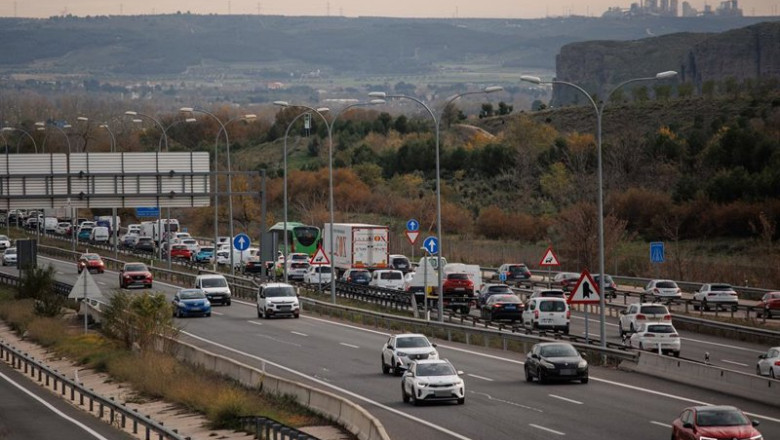 ep archivo   varios coches circulan por la autovia a3