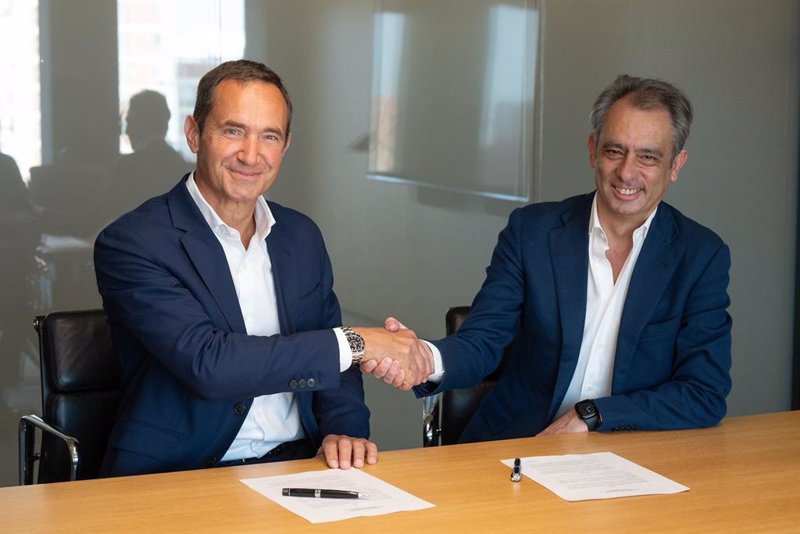 Naturgy y Moeve lanzan una oferta conjunta para movilidad, luz y gas