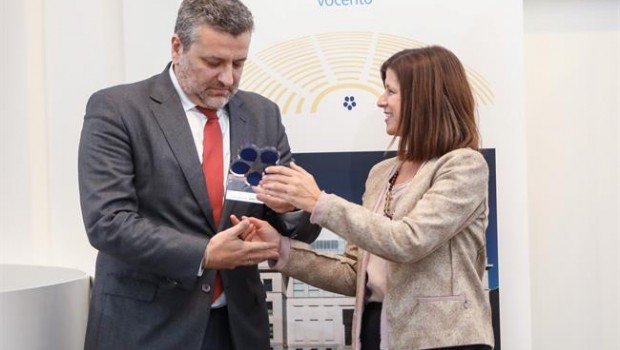 ep david luengo responsableindrabruselas recogio premio