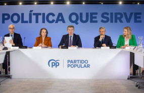 ep el presidente del pp alberto nunez feijoo con cuca gamarra y juan bravo