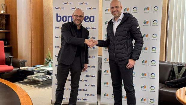 ep iberdrola bp pulse y bonrea firman un acuerdo para electrificar sus estaciones de servicio