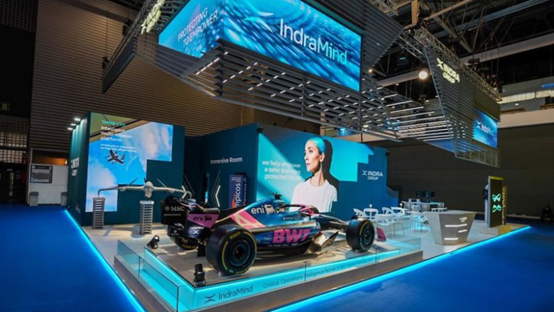 ep indra exhibe un coche de bwt alpine f1