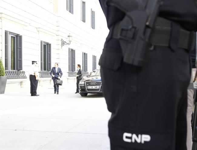 Mariano Rajoy, bajando del coche oficial | EUROPA PRESS ep mariano rajoy bajandocoche oficial