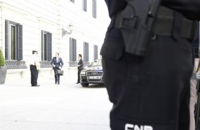ep mariano rajoy bajandocoche oficial