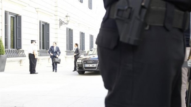 ep mariano rajoy bajandocoche oficial