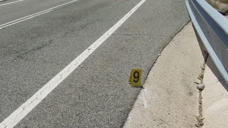 Policía Foral en el lugar donde ha fallecido un motorista en la carretera NA-214 | POLICÍA FORAL ep policia forallugarha fallecidomotoristala carretera na-214